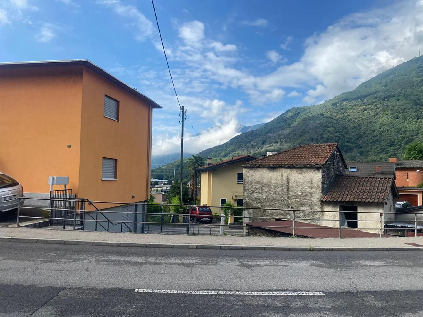 Casa plurifamiliare con 5 appartamenti 2x2 e 3x3 stanze - Foto 12 di 17