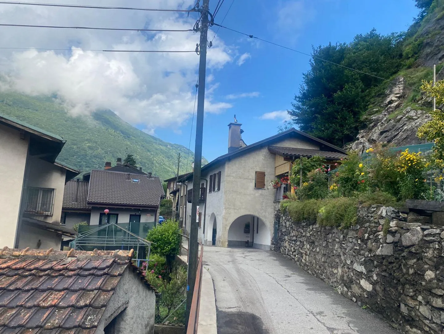 Casa plurifamiliare con 5 appartamenti 2x2 e 3x3 stanze - Foto 13 di 17