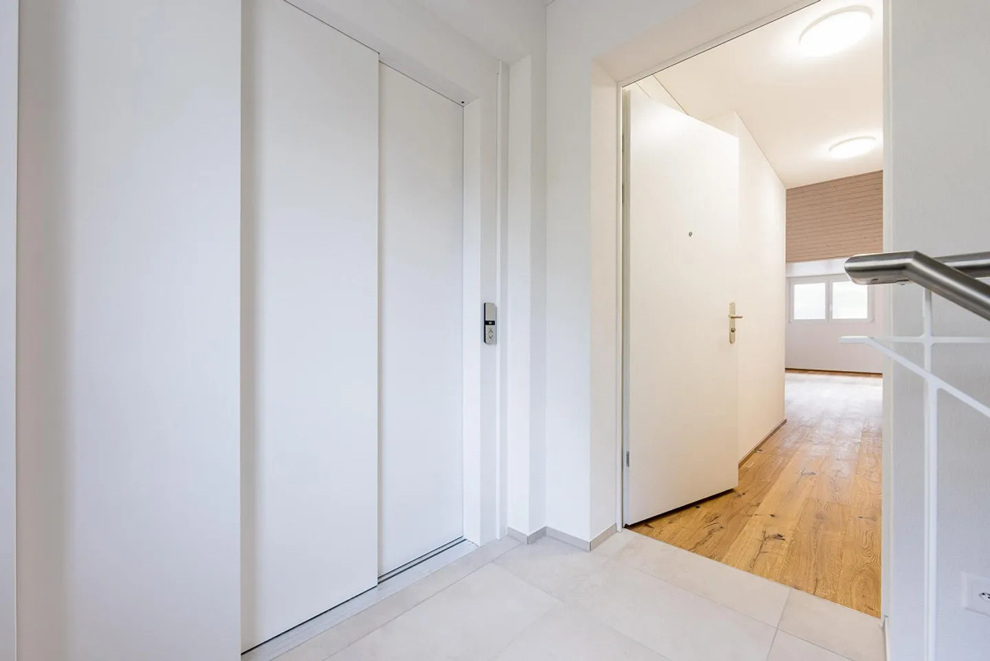 Attico unico di 4,5 locali in prima locazione - Foto 8 di 17