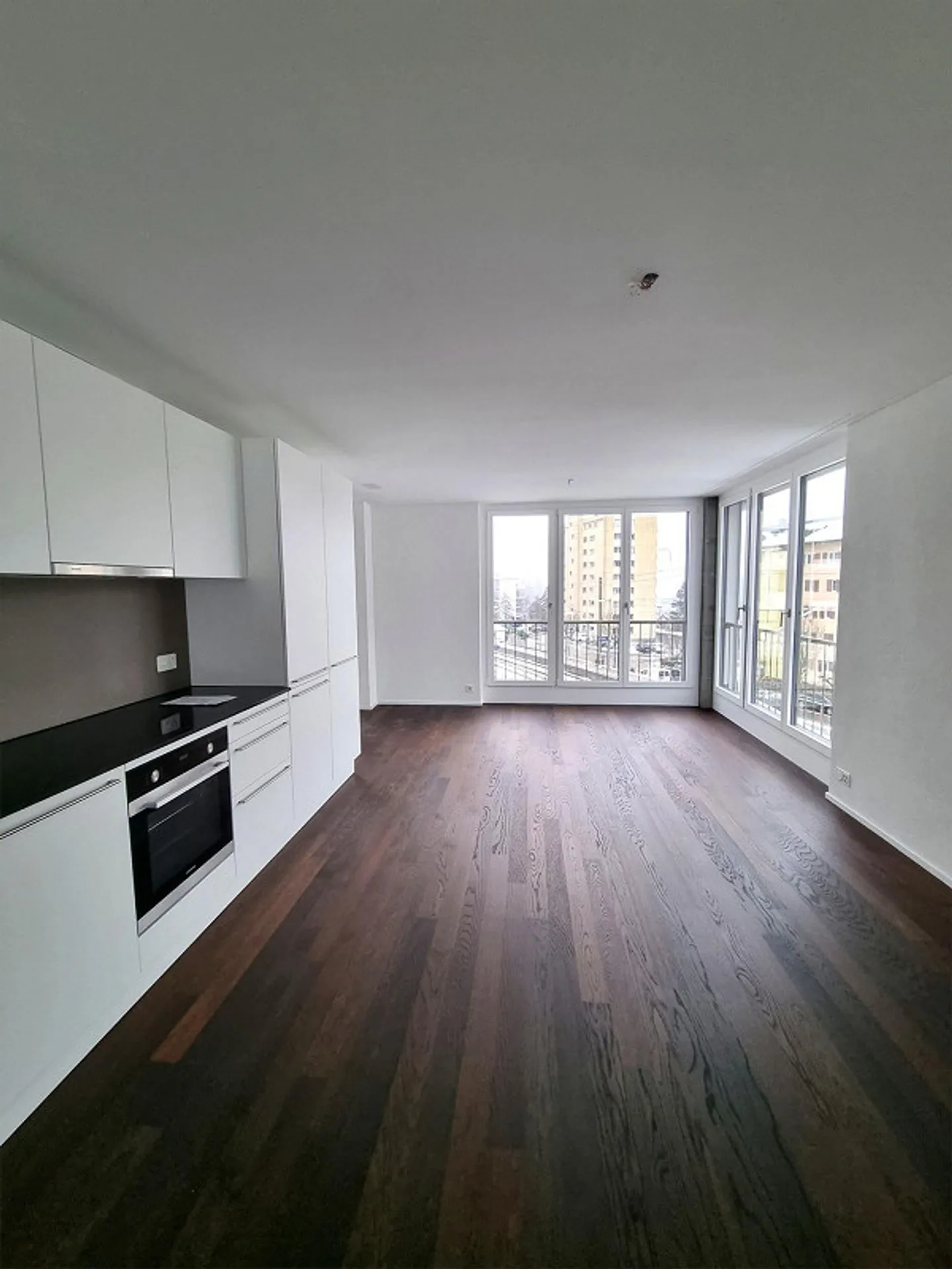 Modernes Apartment mit grosszügiger Loggia - Foto 3 von 10