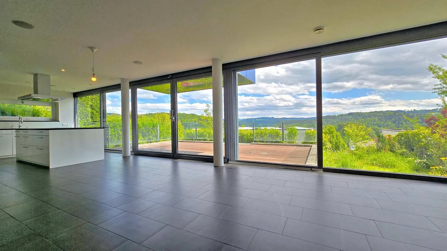 Modernes Einfamilienhaus mit viel Wohnraum und Weitsicht - Photo 5 of 16
