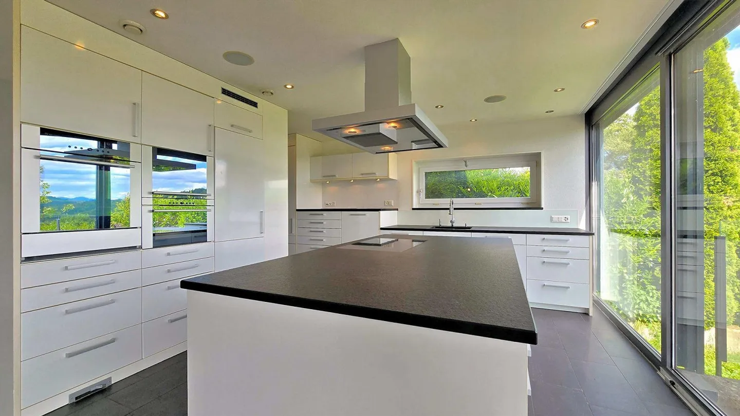 Modernes Einfamilienhaus mit viel Wohnraum und Weitsicht - Photo 7 of 16