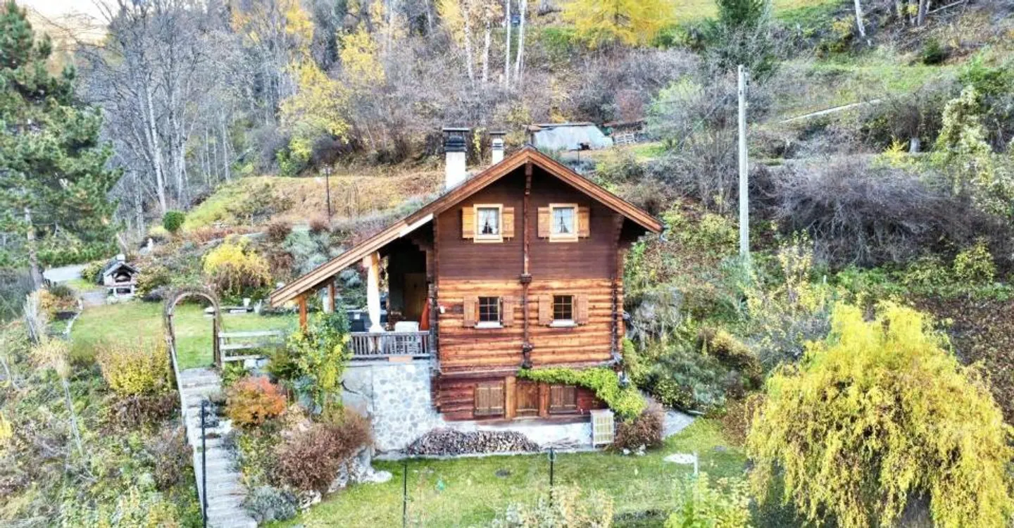 Charming Renovated Chalet - Photo 3 of 12