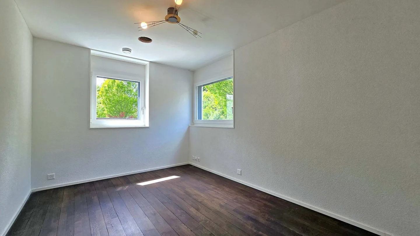 Modernes Einfamilienhaus mit viel Wohnraum und Weitsicht - Photo 12 of 16