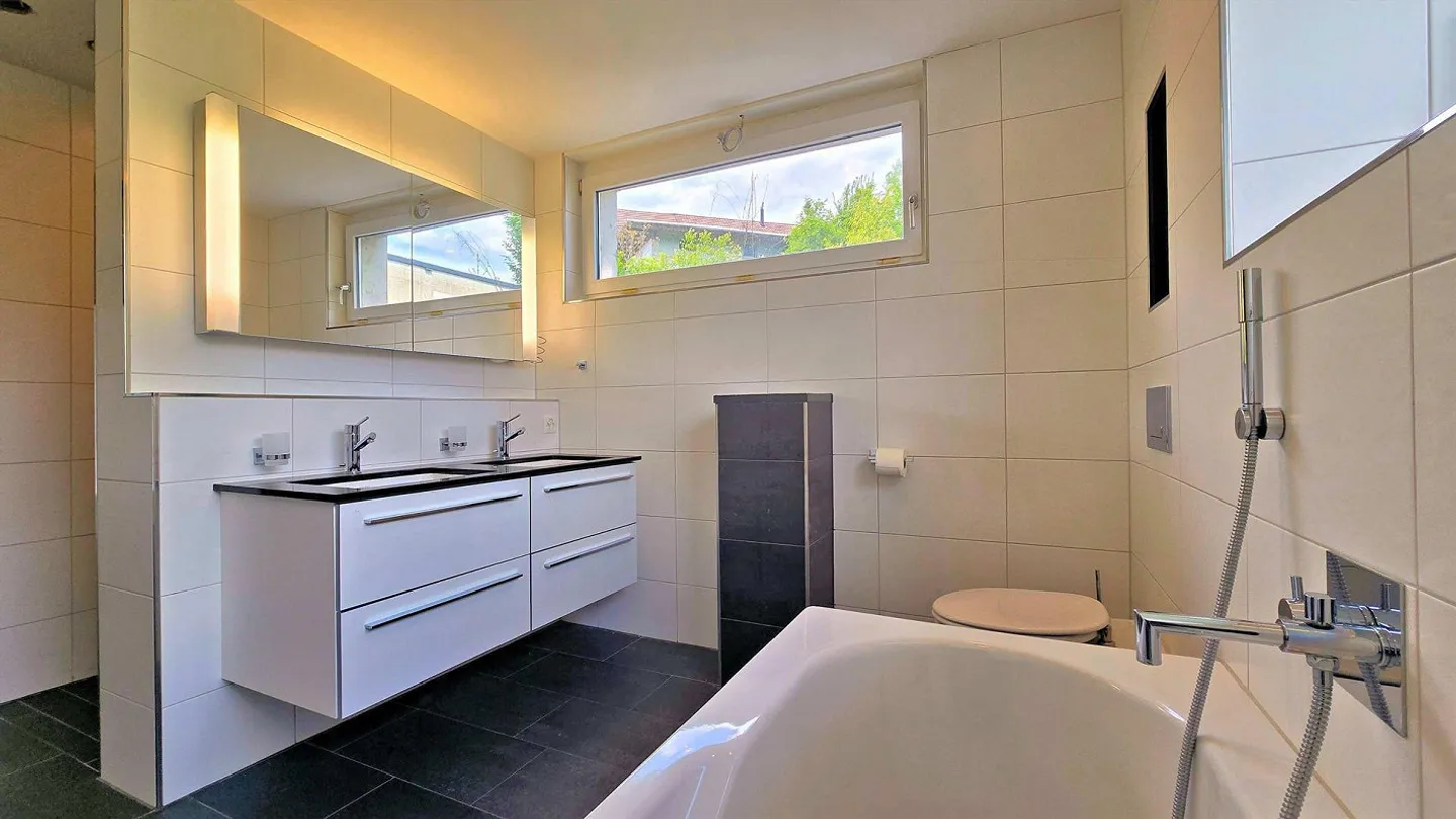 Modernes Einfamilienhaus mit viel Wohnraum und Weitsicht - Photo 15 of 16