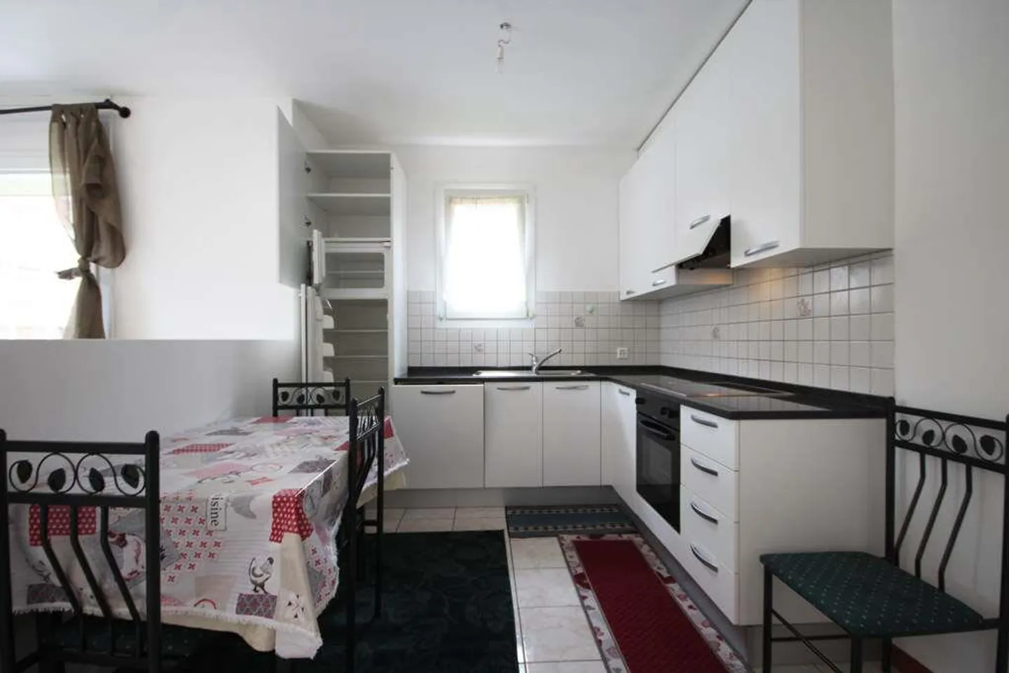 Spazioso 2,5 locali arredato - Foto 4 di 11