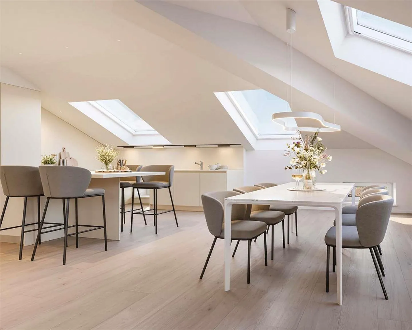 Appartement mansardé de 4,5 pièces dans un bâtiment historique au centre de Bellinzone - Photo 1 sur 3