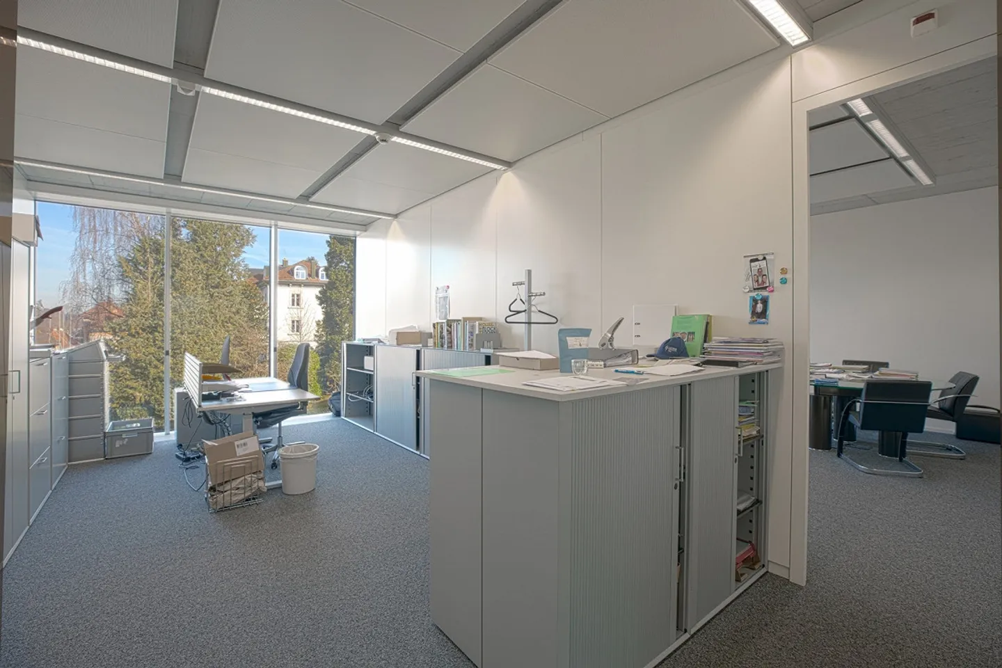 Bright office spaces with optimal service offerings - Photo 5 of 10