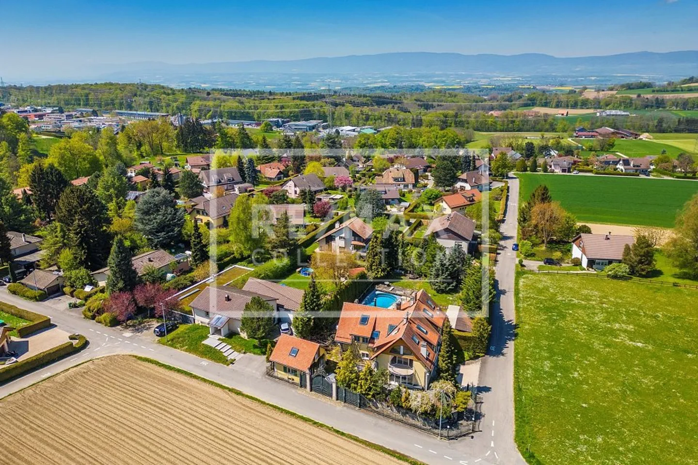 450 m² without vis-à-vis - a property to absolutely discover - Photo 4 of 6