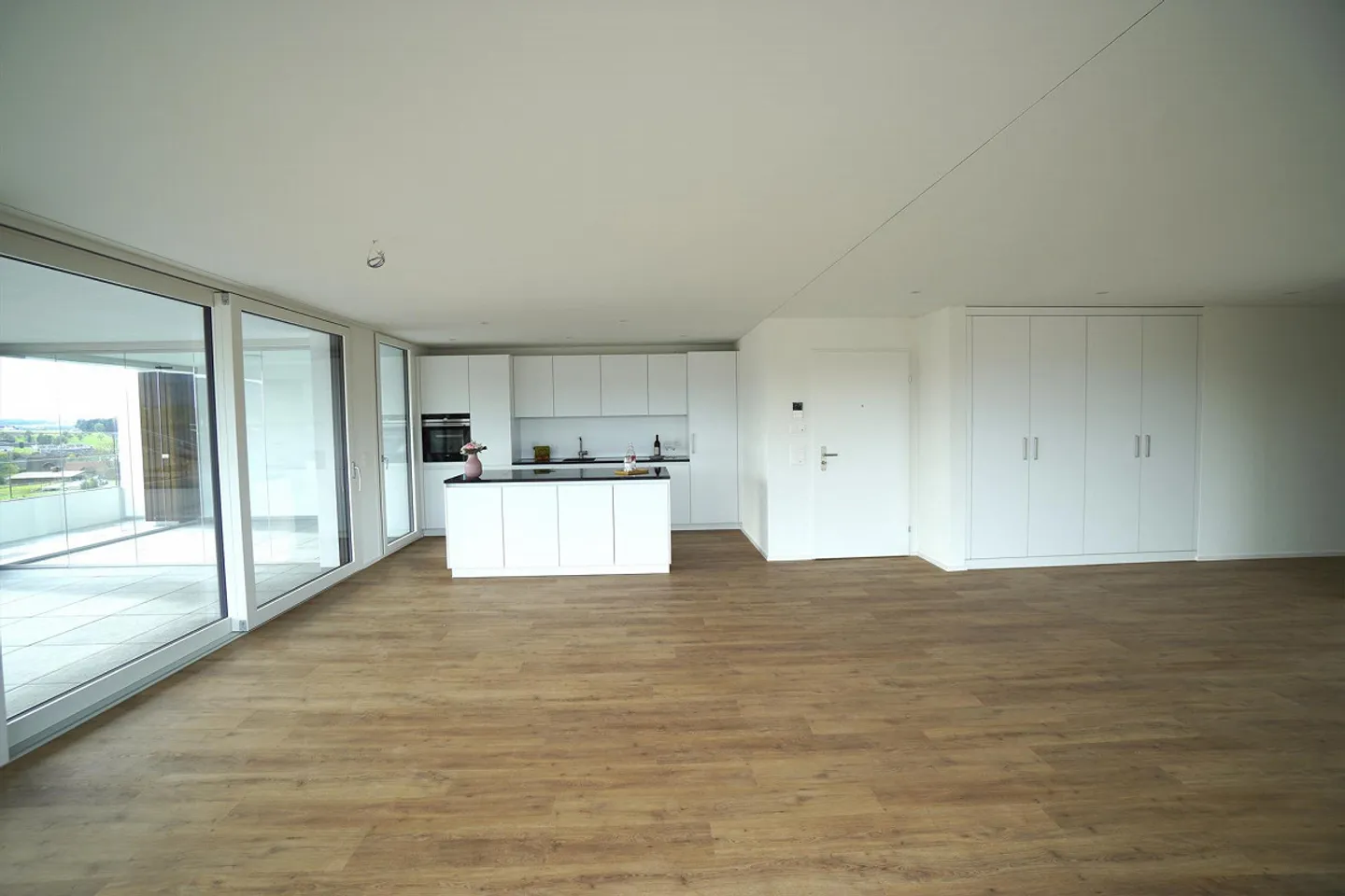 4.5 Zimmer-Attika Wohnung mit grosser Terrasse - Foto 1 von 16