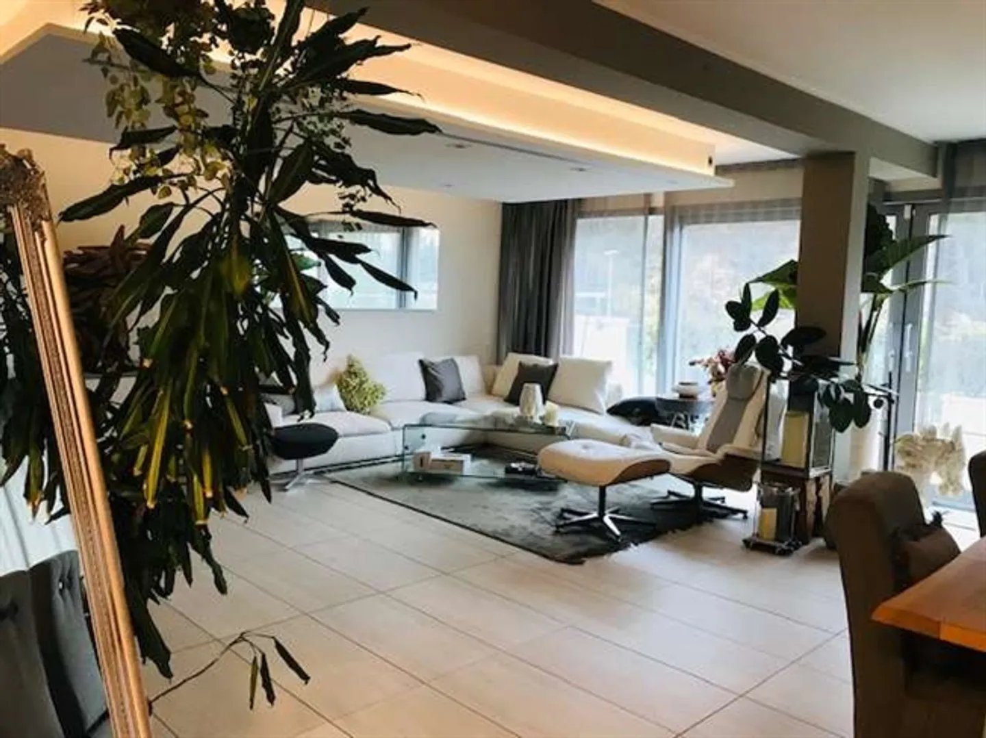 Attico di alto livello con terrazza panoramica e piscina - Foto 2 di 20