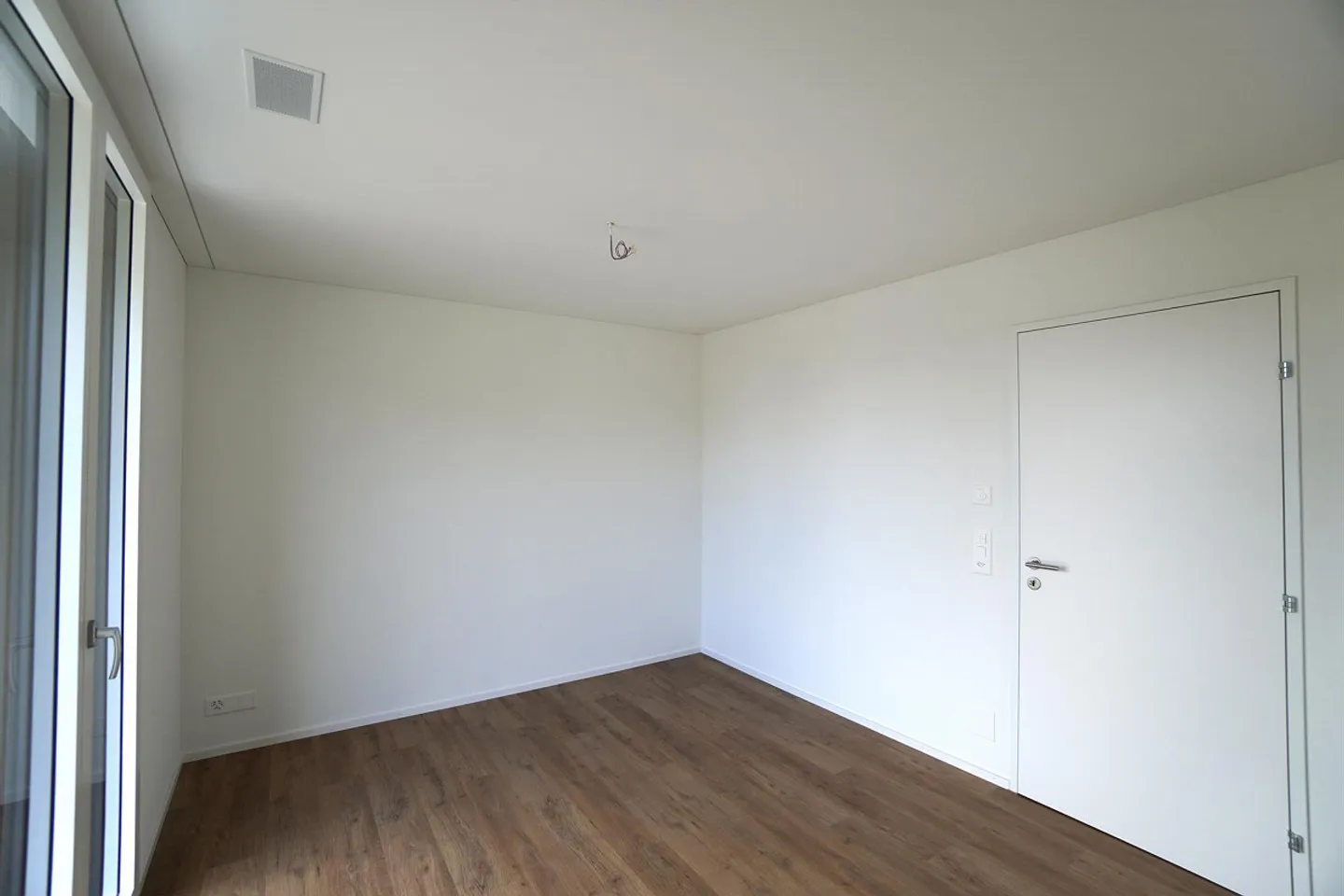 4.5 Zimmer-Attika Wohnung mit grosser Terrasse - Foto 5 von 16