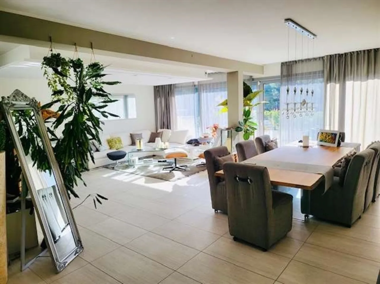 Attico di alto livello con terrazza panoramica e piscina - Foto 8 di 20