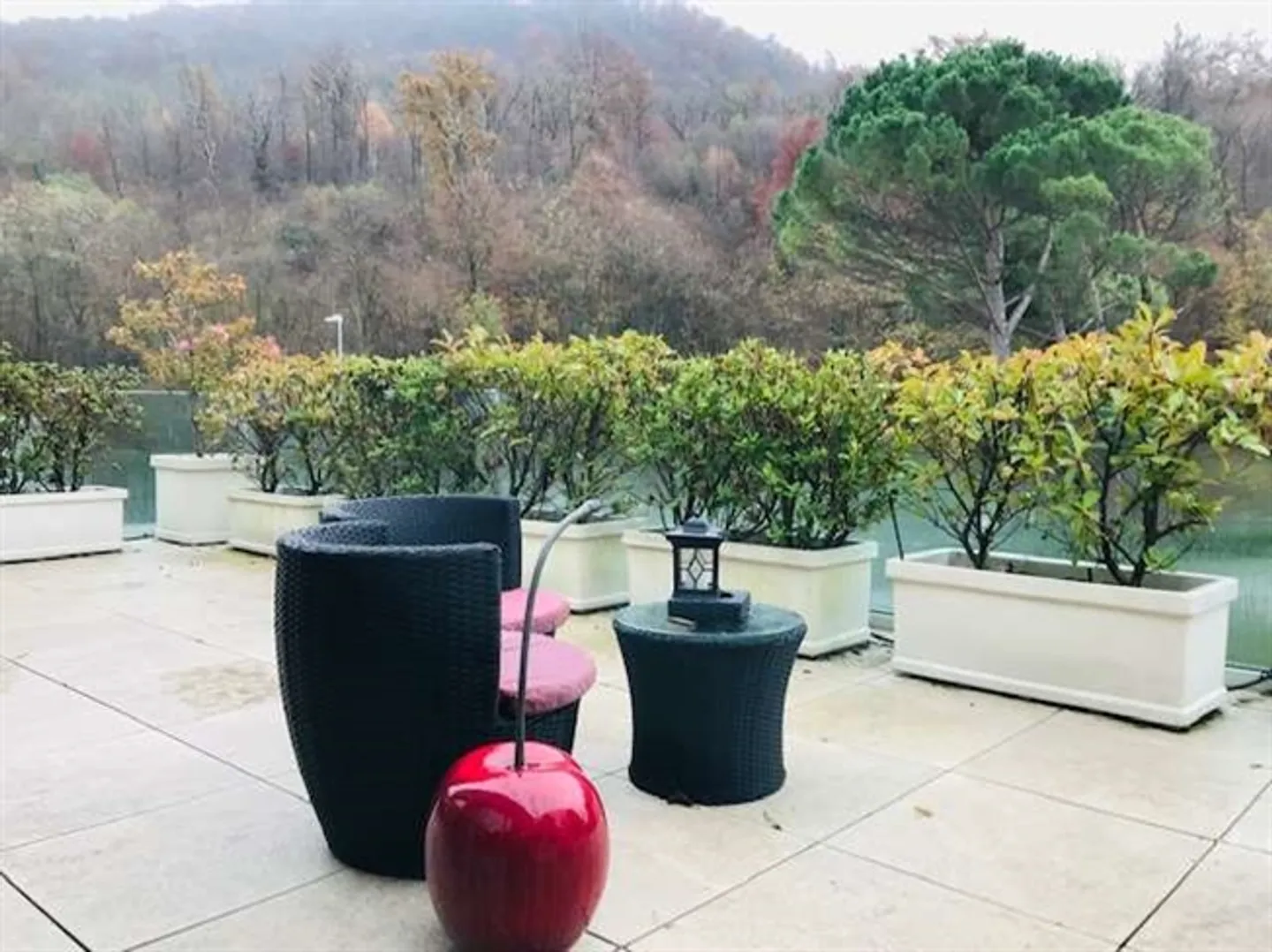 Attico di alto livello con terrazza panoramica e piscina - Foto 9 di 20