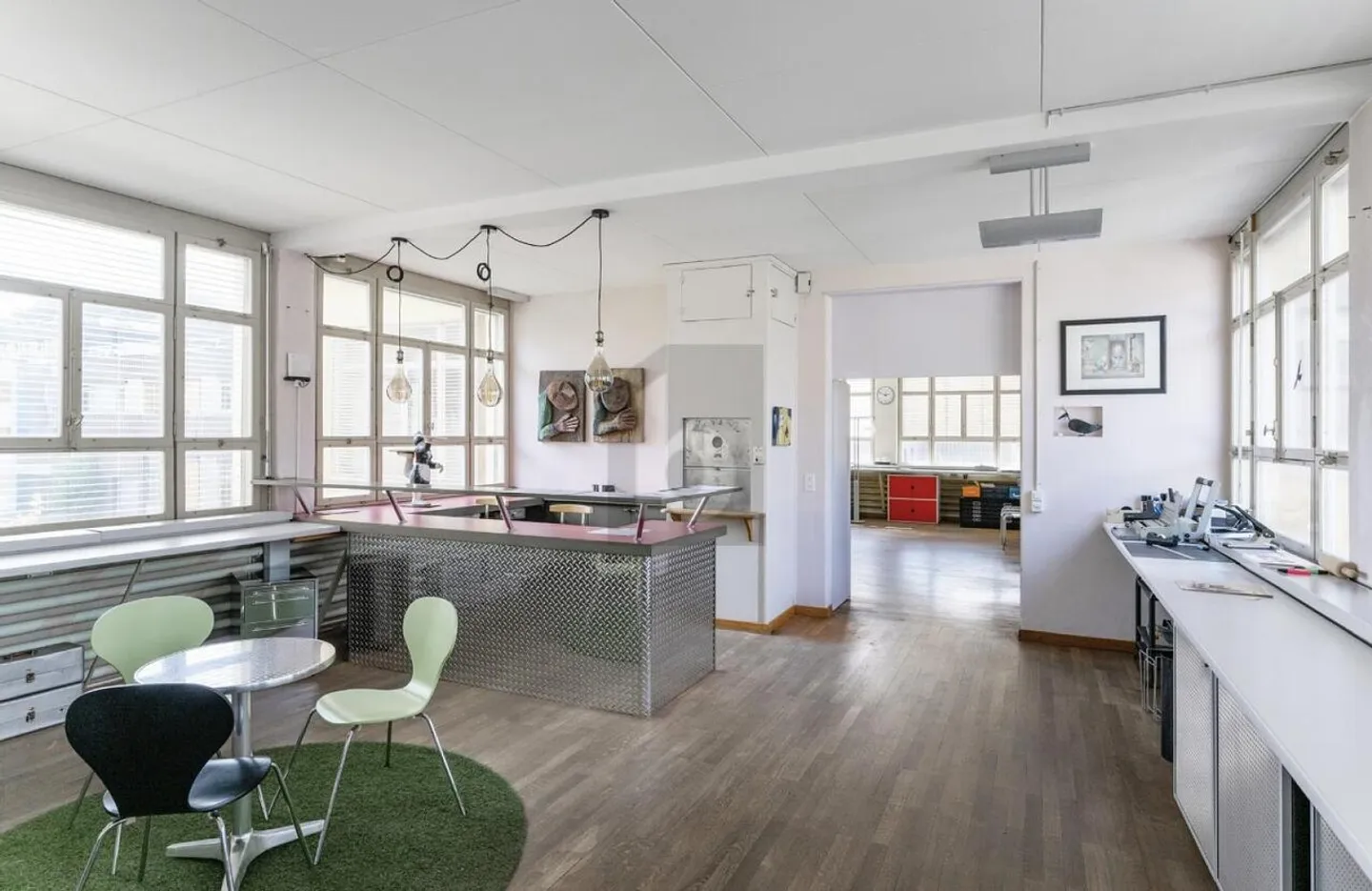 Moderne Büroräumlichkeiten in Tenniken - Foto 3 von 4