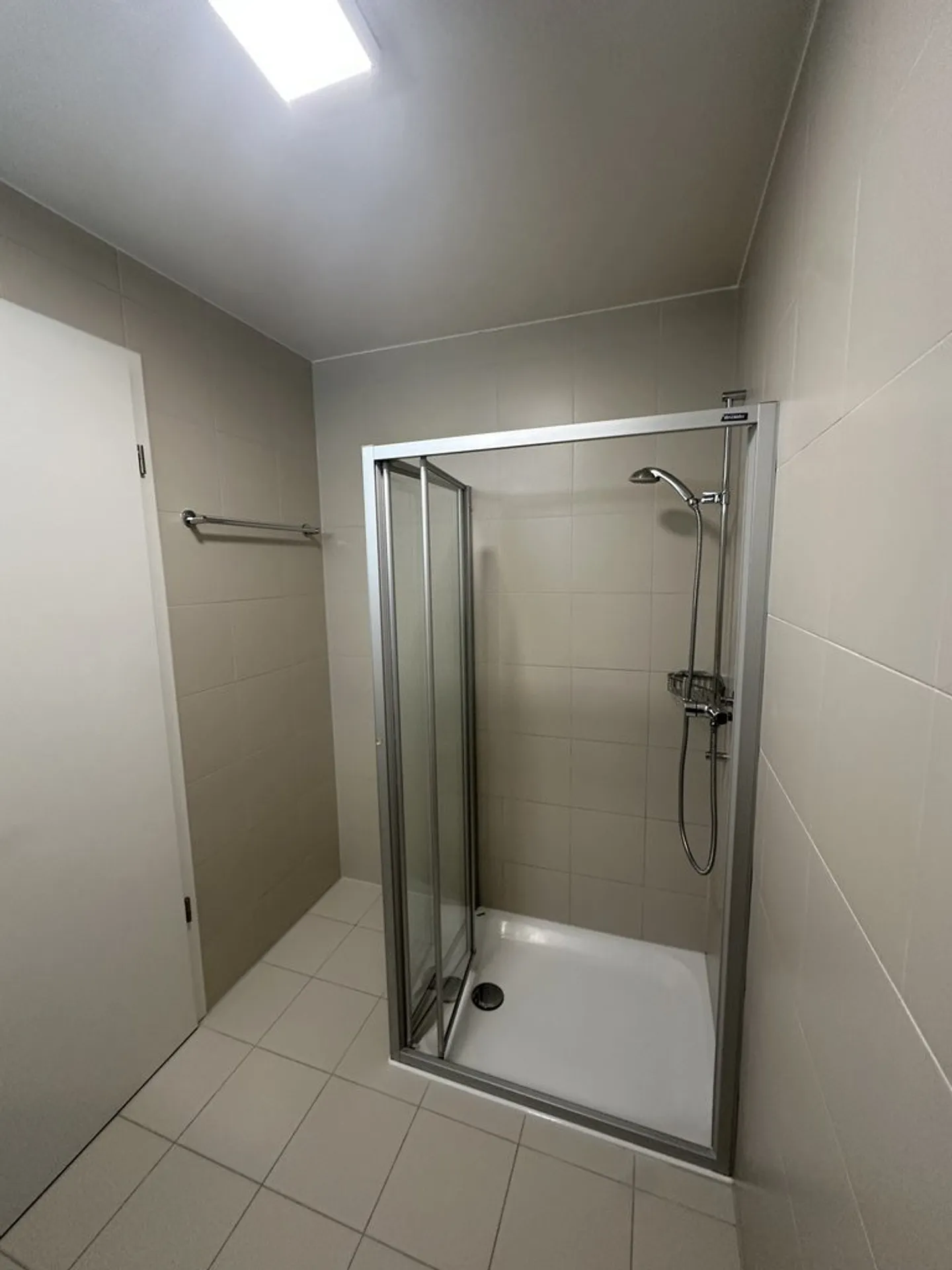 Stunning accommodation in a residential area in Rolle - Photo 7 of 12