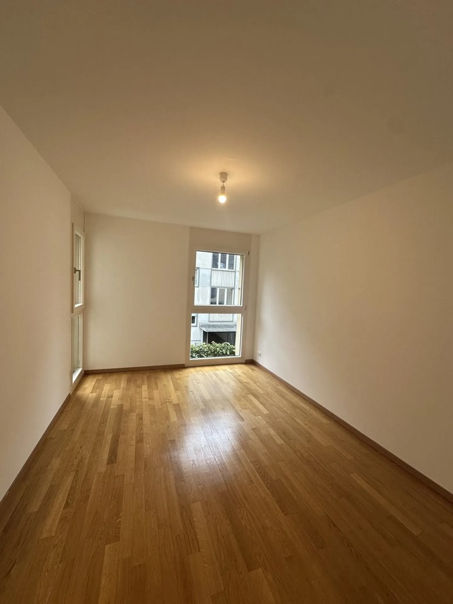 Stunning accommodation in a residential area in Rolle - Photo 9 of 12