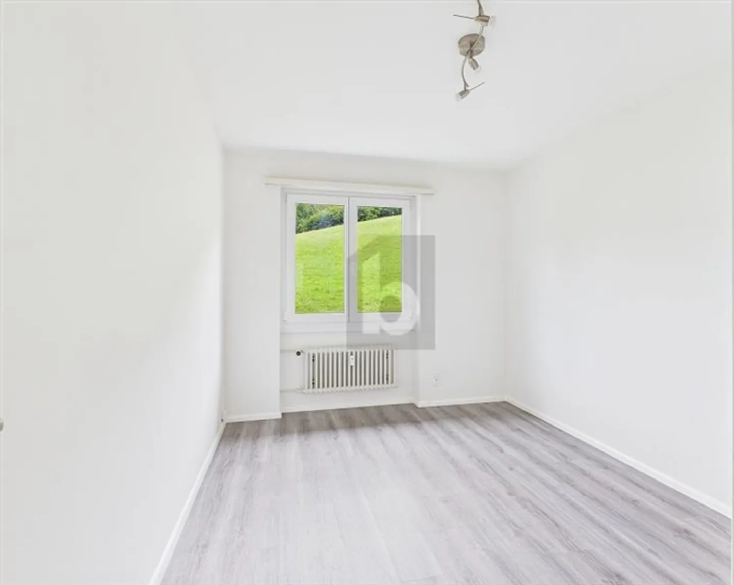 "AFFASCINANTE VECCHIO EDIFICIO" - Foto 3 di 6