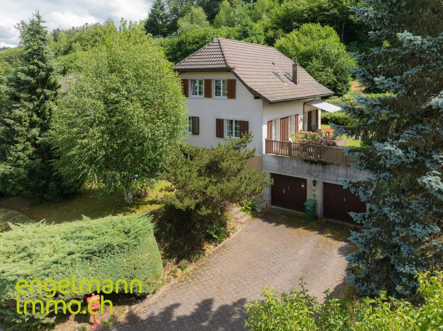 Casa unifamiliare con appartamento separato - Foto 1 di 13