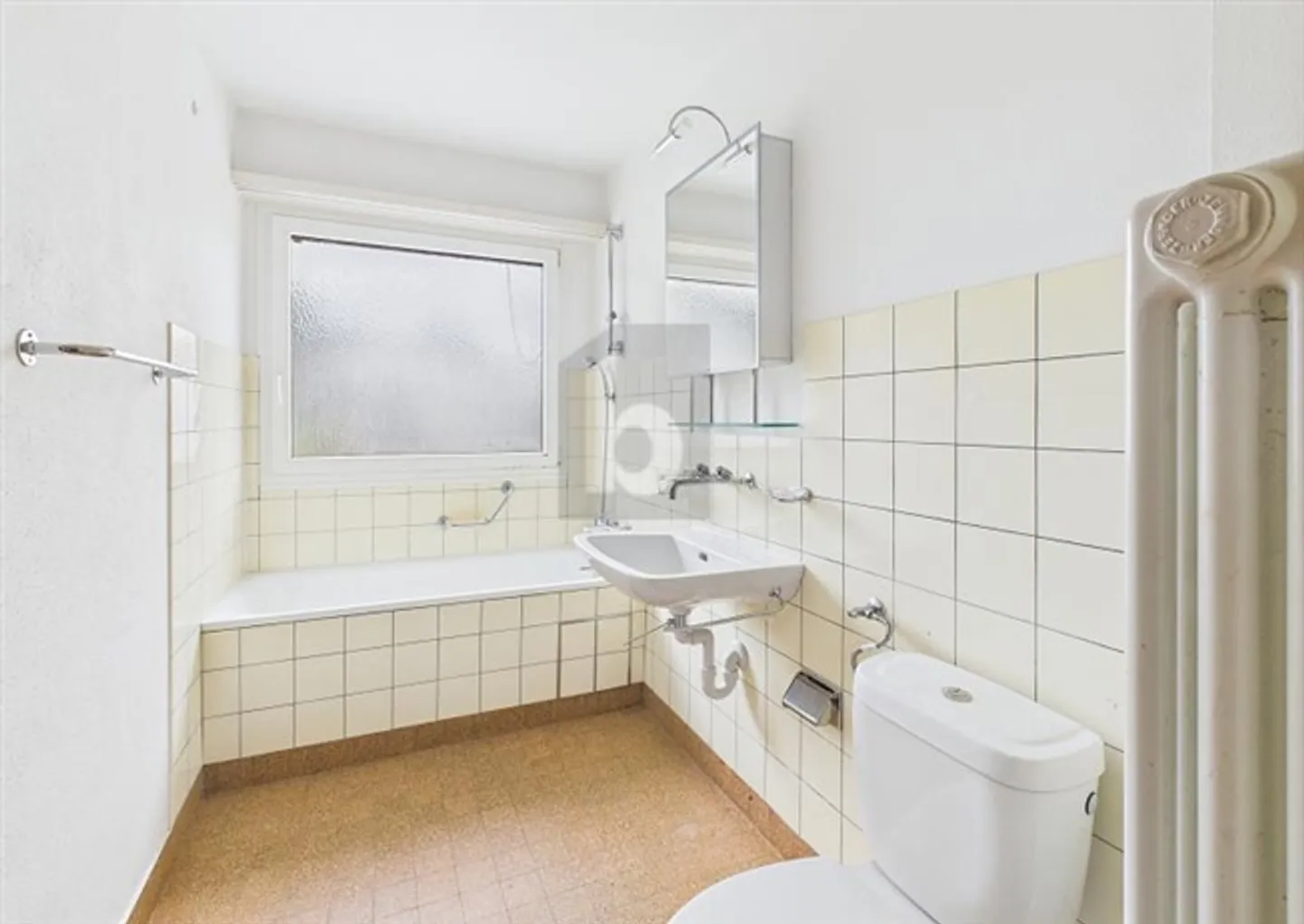 "AFFASCINANTE VECCHIO EDIFICIO" - Foto 4 di 6