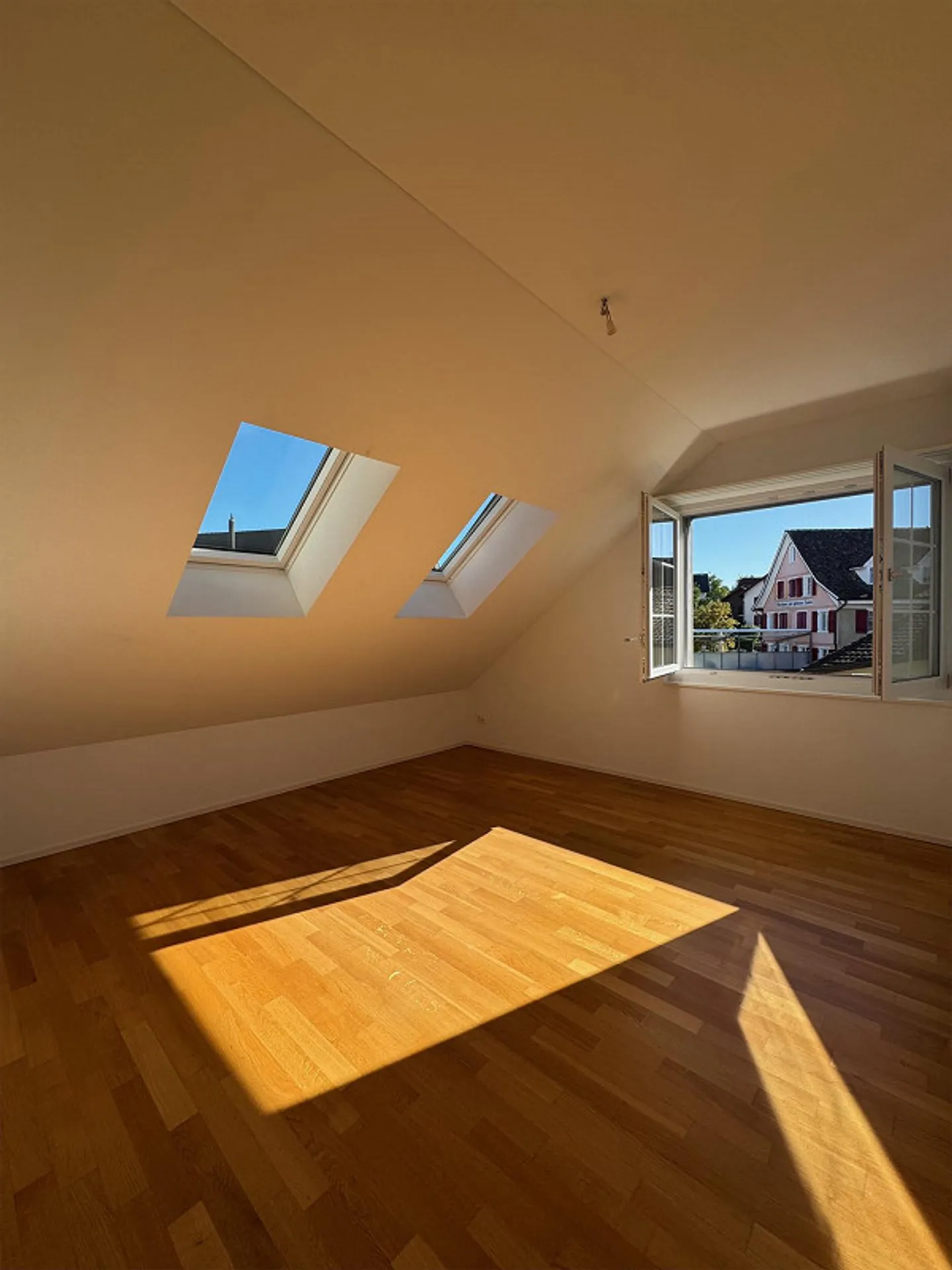 Appartamento moderno di 4,5 stanze in uno standard di alta qualità - Foto 7 di 11