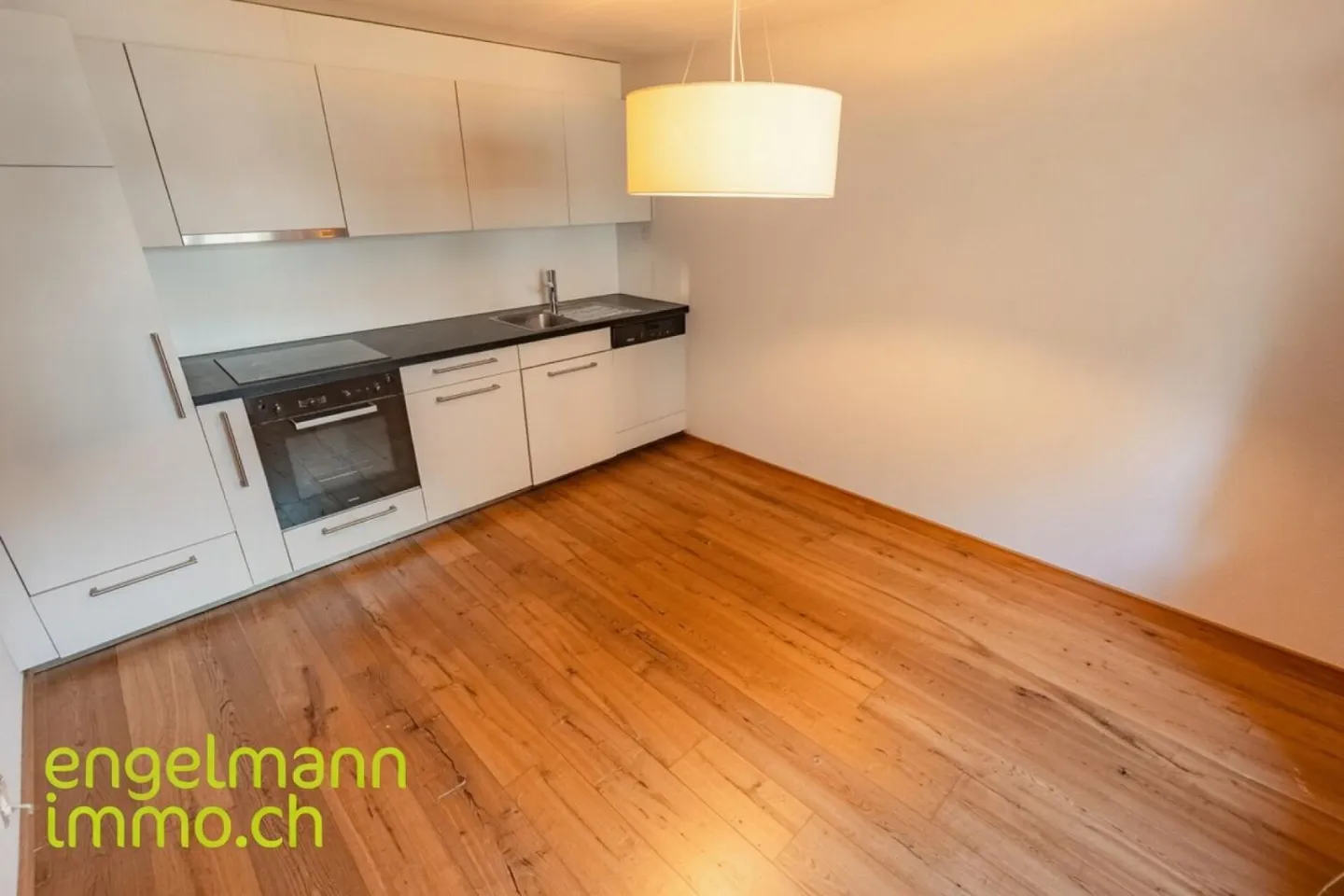 Casa unifamiliare con appartamento separato - Foto 10 di 13