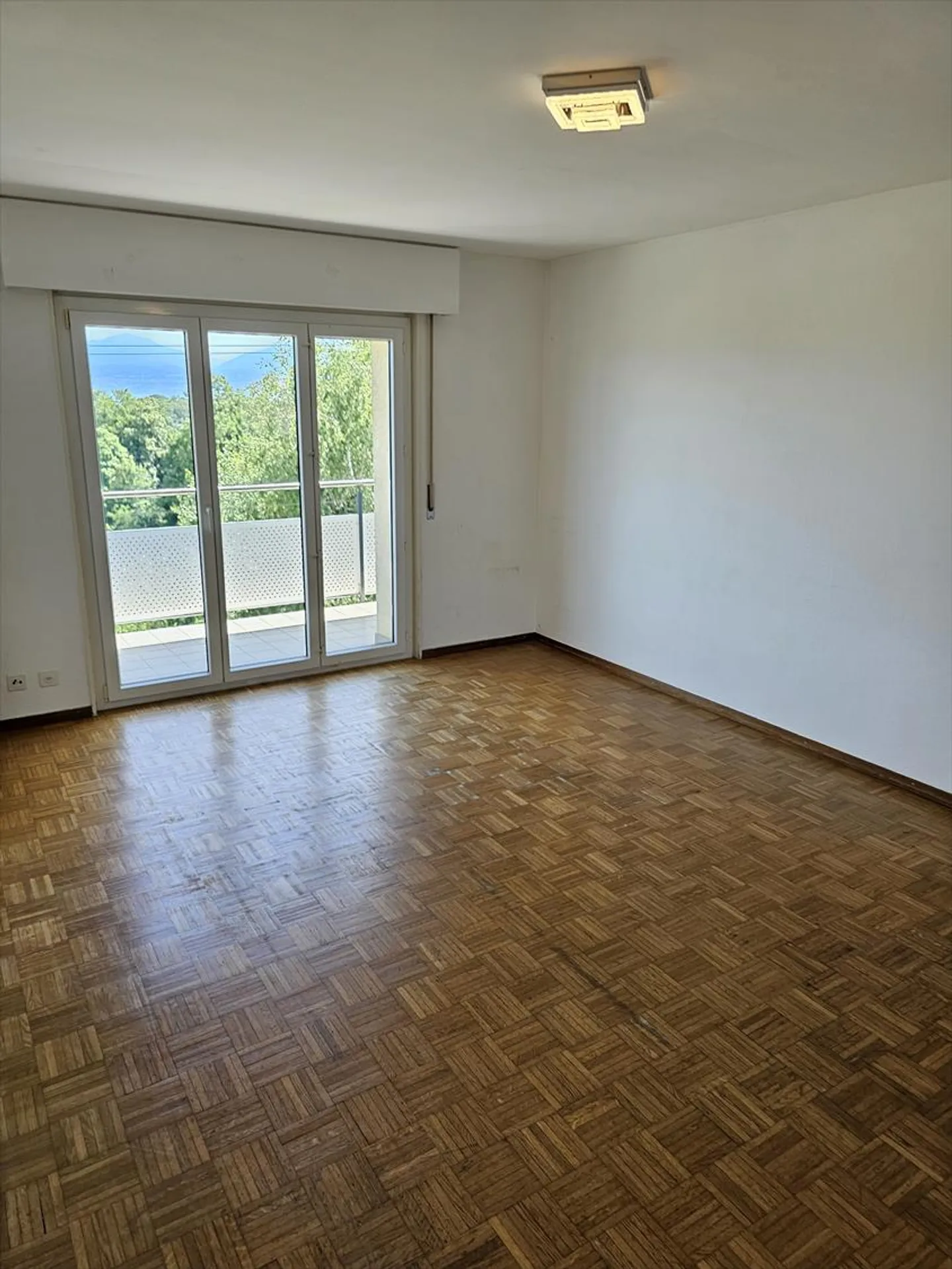 Appartamento 4 locali - Foto 1 di 9