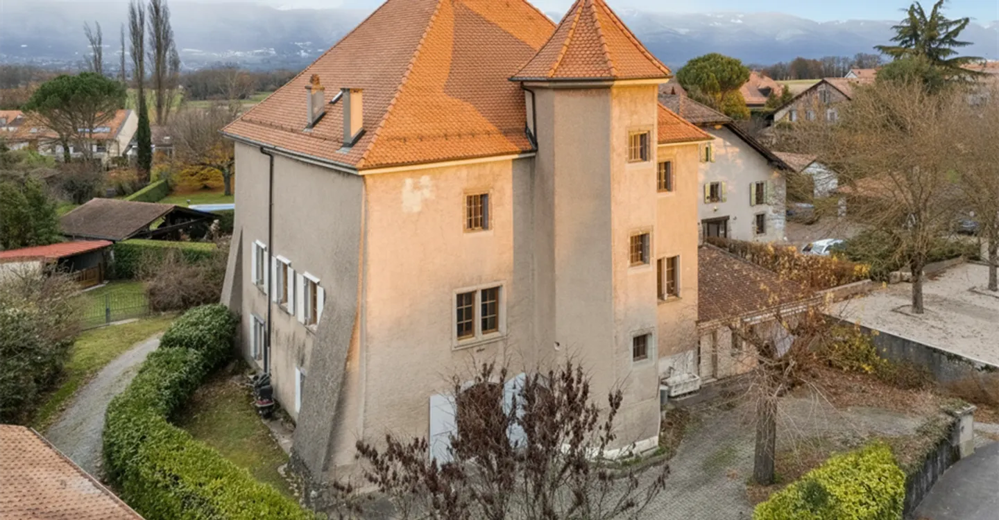 Un gioiello storico nel cuore della Champagne ginevrina - Foto 1 di 12