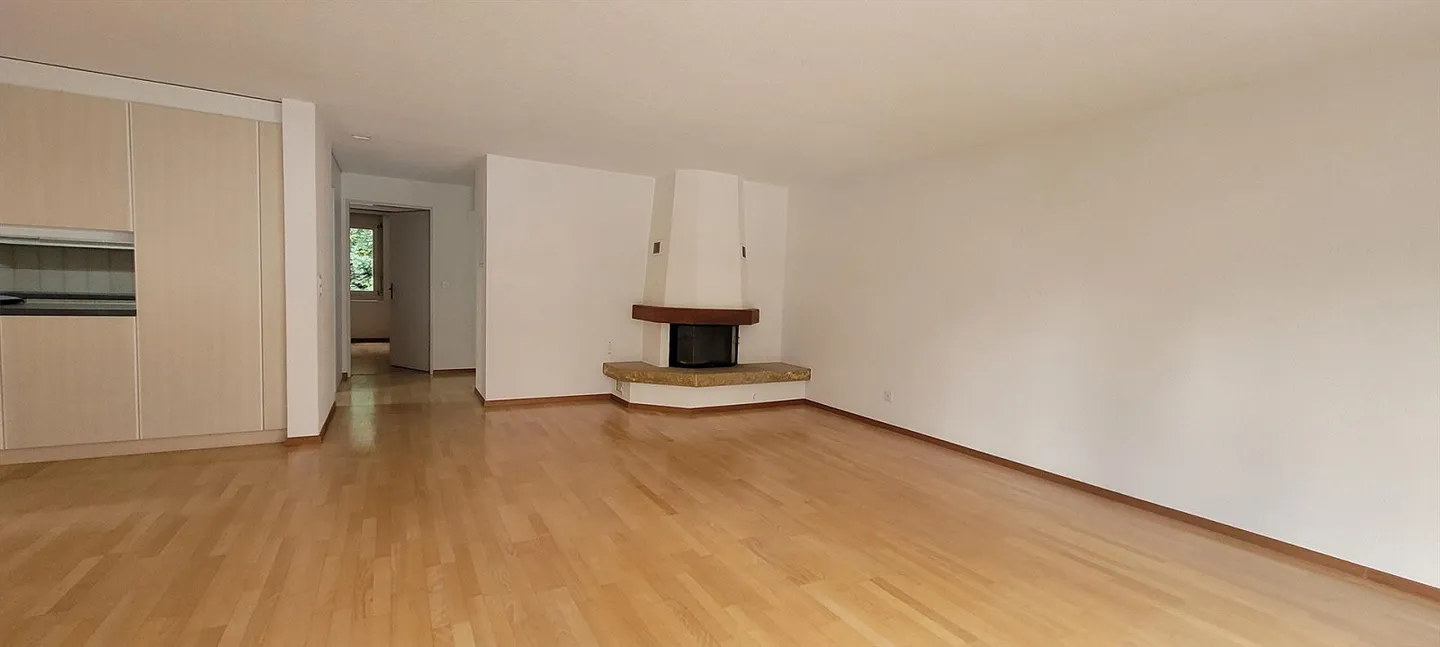 Grosszügige 4.5-Zimmerwohnung im 1. OG - Foto 2 von 8