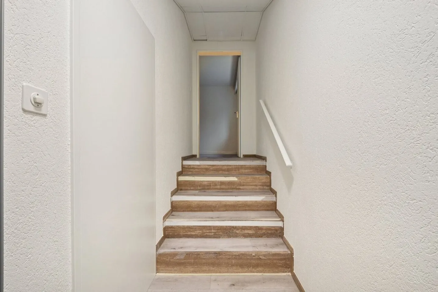 Commercial à louer - Photo 3 sur 13