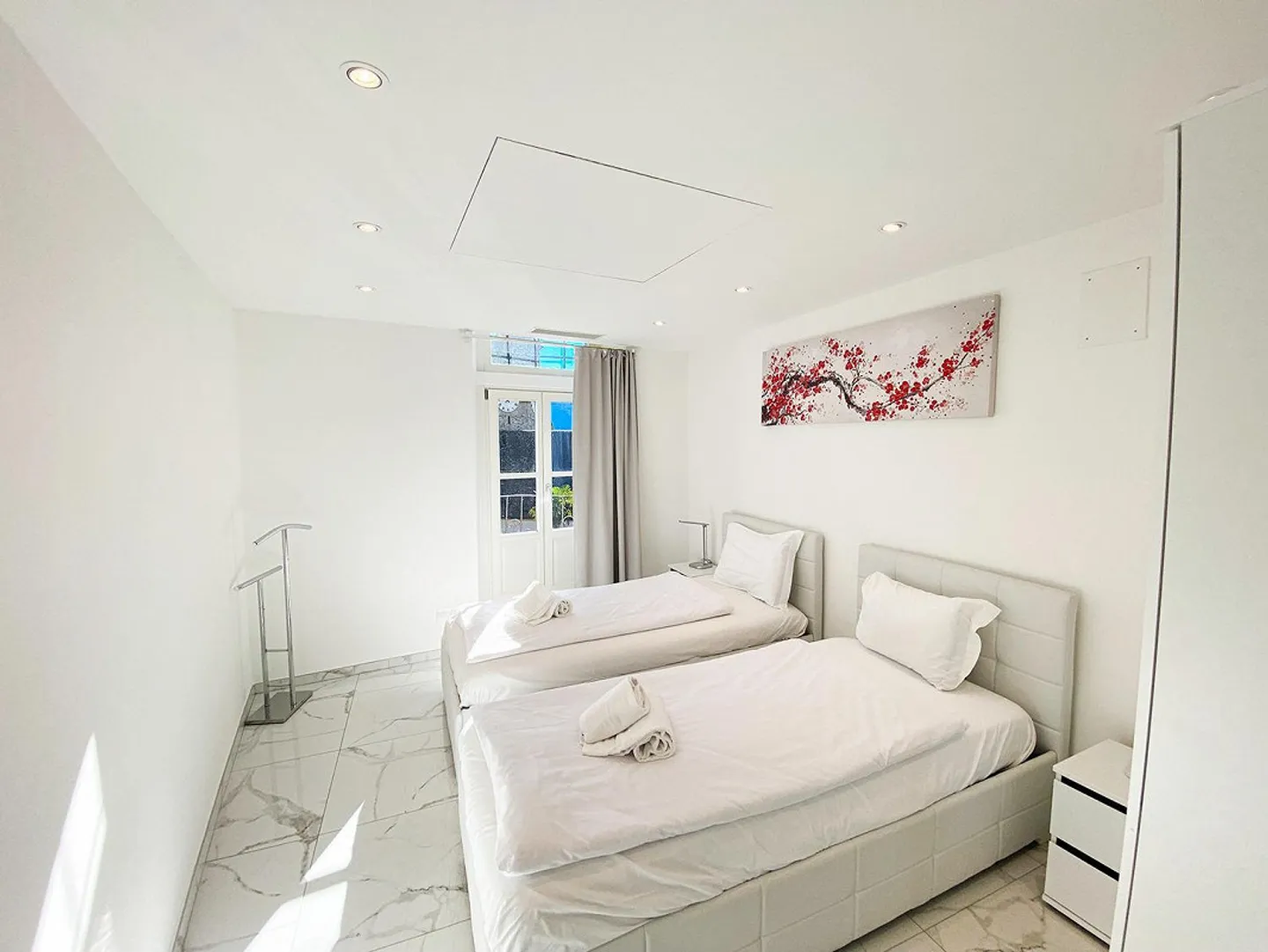 Apartment with Lake View at the Piazza of Ronco sopra Ascona - Photo 4 of 20