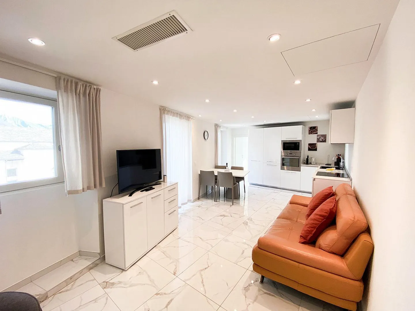 Apartment with Lake View at the Piazza of Ronco sopra Ascona - Photo 6 of 20