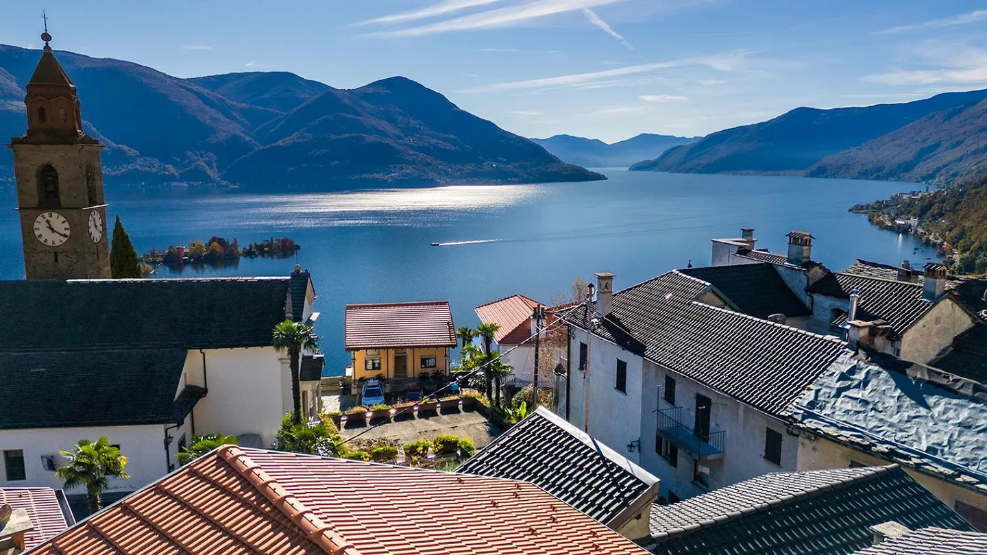 Apartment with Lake View at the Piazza of Ronco sopra Ascona - Photo 14 of 20