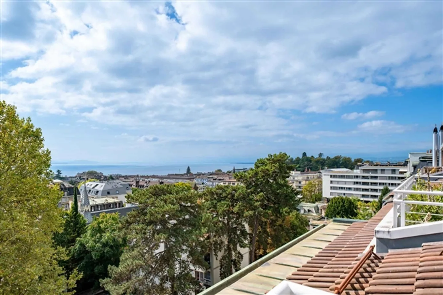 Appartement exceptionnel de 5 pièces avec vue sur le lac - Photo 2 sur 12