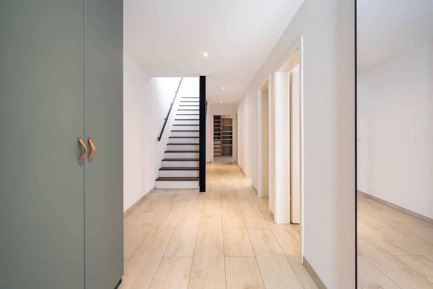 Doppelhaushälfte 6.5 Zimmer - Foto 3 von 13