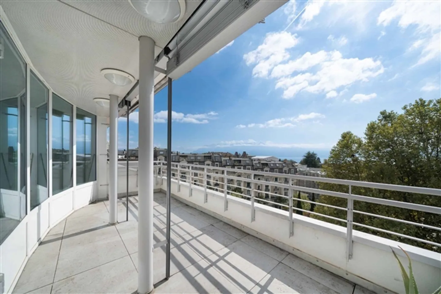 Appartement exceptionnel de 5 pièces avec vue sur le lac - Photo 11 sur 12