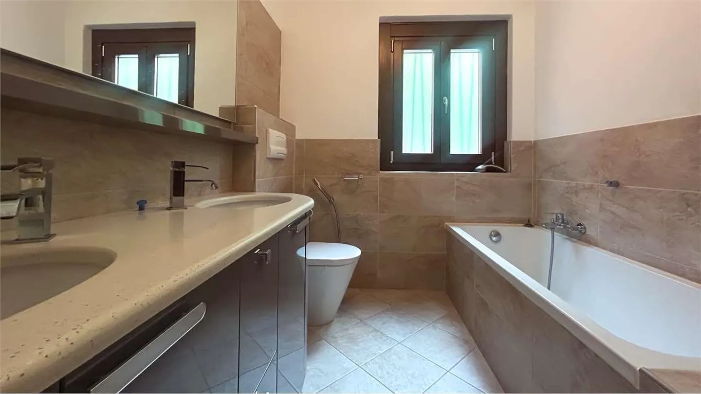 Villa Plurifamiliare con Vista Lago - Foto 11 di 13