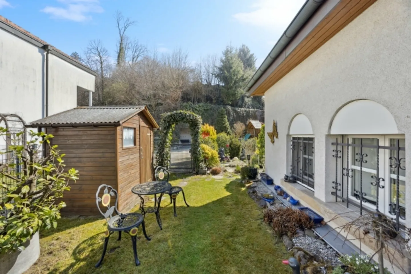 Beaucoup d'espace avec un grand jardin ! - Photo 9 sur 11