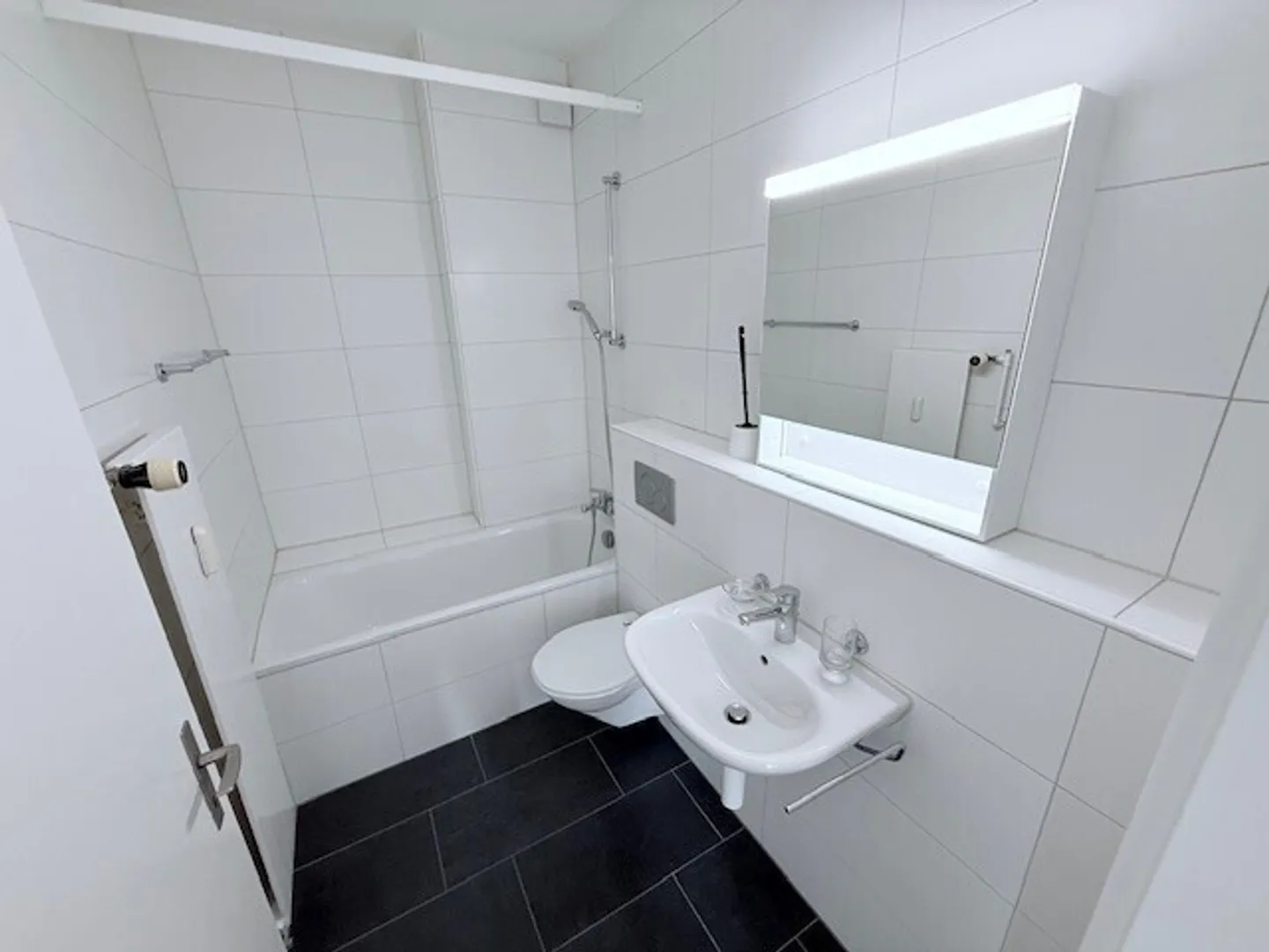 Bell'appartamento di 3 stanze al 3° piano in affitto - Foto 6 di 6