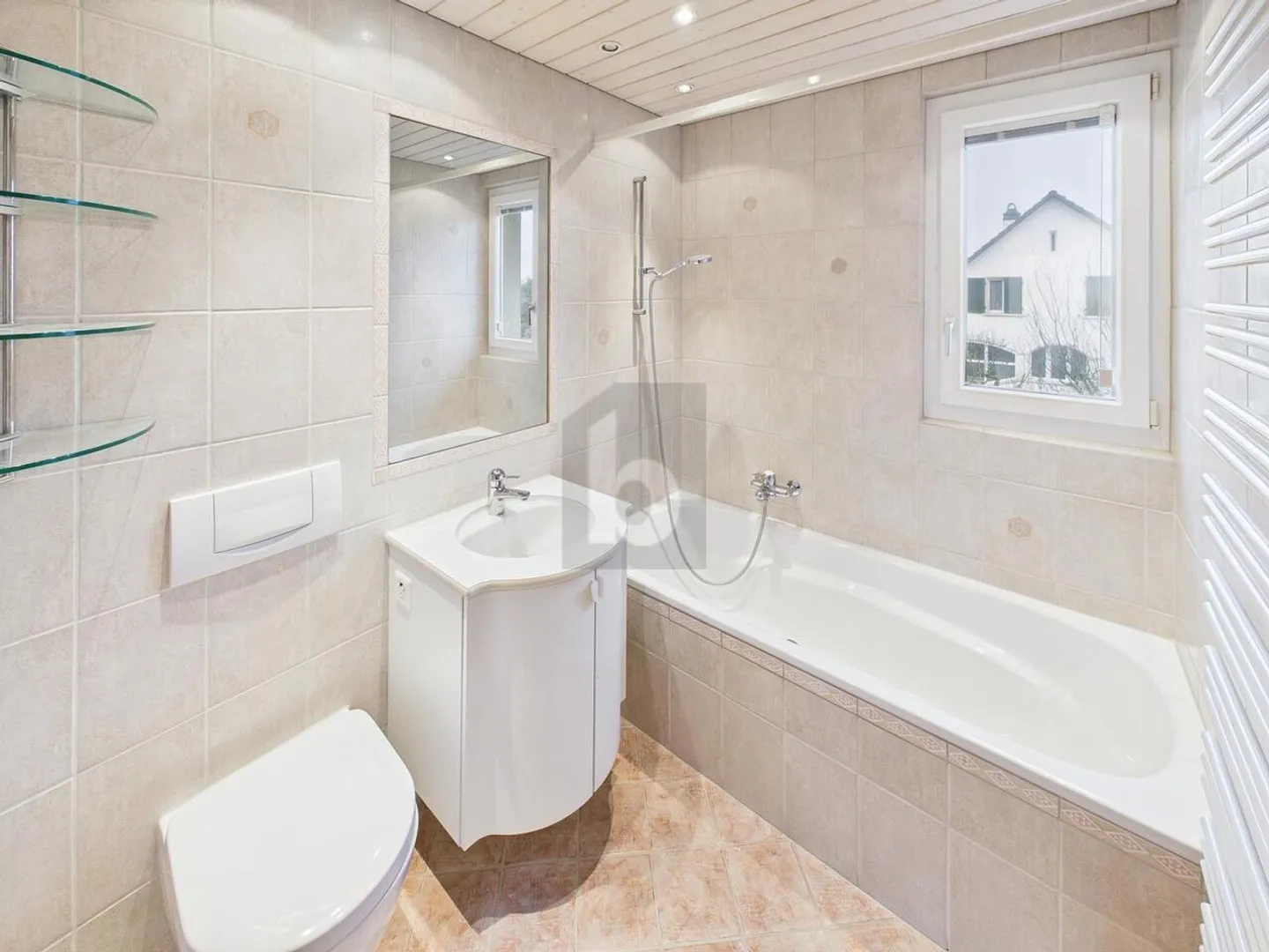 SPAZIOSO CON GIARDINO - Foto 5 di 6