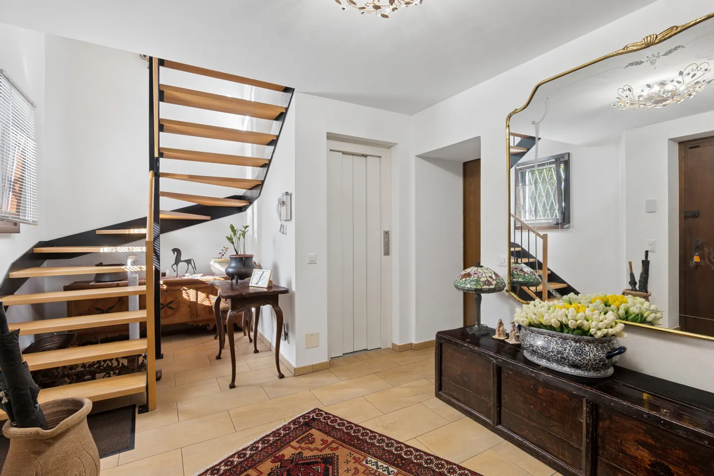 Charming townhouse with garden and enchanting lake view - Photo 5 of 11