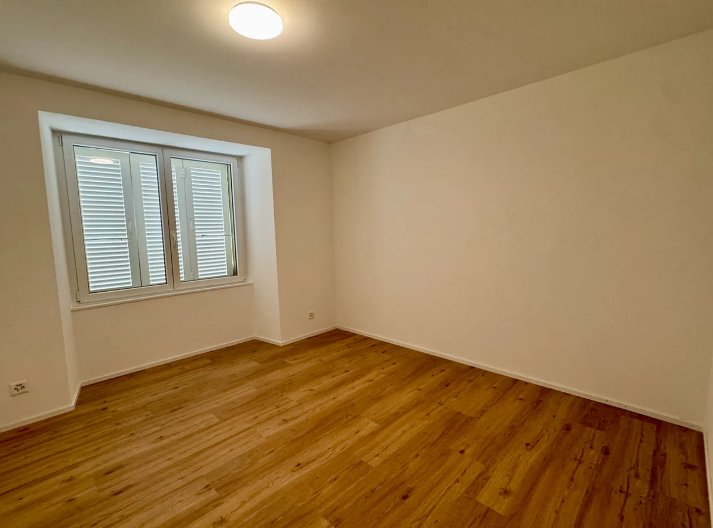 Appartement rénové avec jardin - Photo 5 sur 7