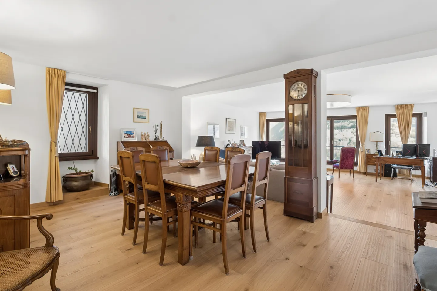 Charming townhouse with garden and enchanting lake view - Photo 7 of 11