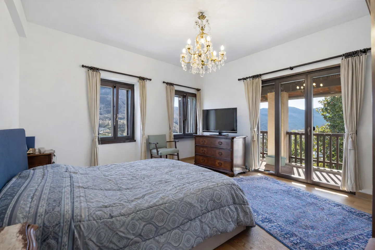 Charming townhouse with garden and enchanting lake view - Photo 10 of 11