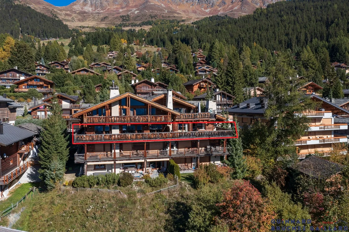 APPARTEMENT SUPERBE AVEC 6 CHAMBRES SUR 1 NIVEAU - VUE & SOLEIL TOP ! - Photo 2 sur 13