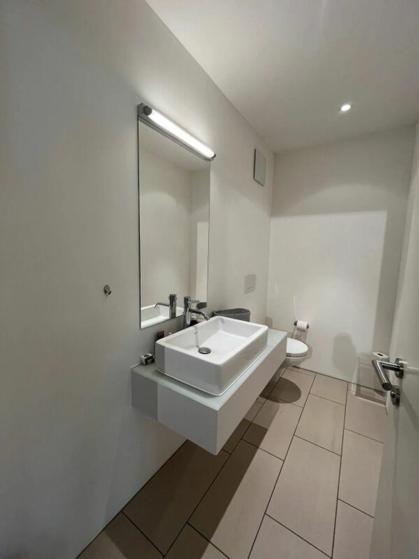 Äusserst attraktive Büro- oder Ladenfläche im Herzen von Meilen! - Foto 5 von 9