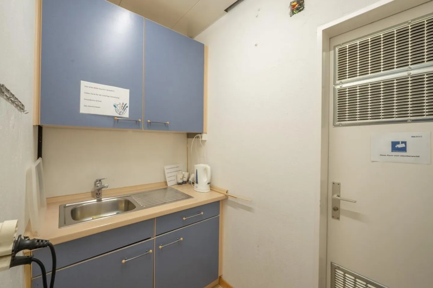 Exclusive office space with top infrastructure in a central location - Photo 6 of 9