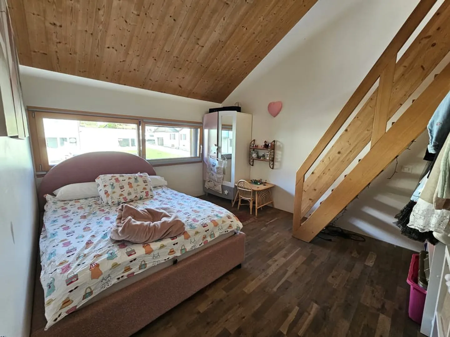 Spacious semi-detached villa - Photo 7 of 10