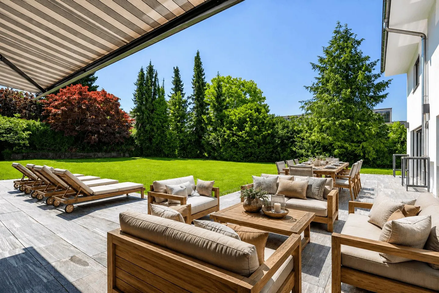 IHR PRIVATES REFUGIUM DER EXTRAKLASSE ? Luxuriöse 10.5-Zimmer-Villa... - Photo 1 of 13