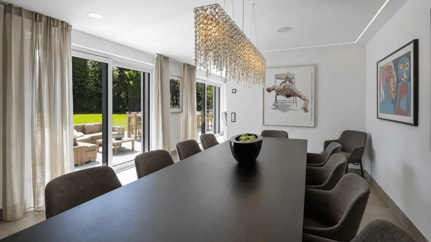 IHR PRIVATES REFUGIUM DER EXTRAKLASSE ? Luxuriöse 10.5-Zimmer-Villa... - Photo 4 of 13